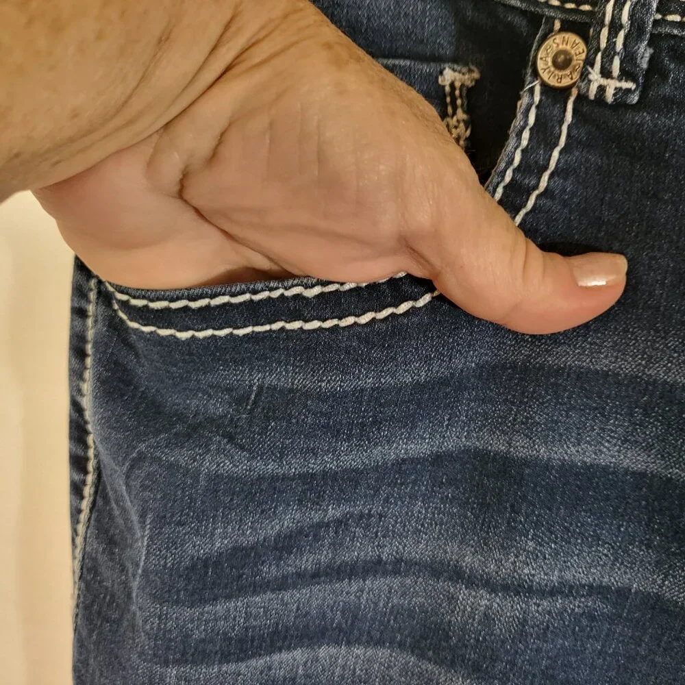 Ariya Jeans Women's Embellished Whisker Faded Jeans Size 15/16 Blue - Picture 5 of 15